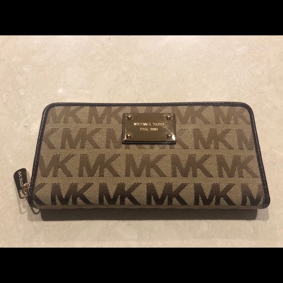 Michael Kors Jet Set Continental Wallet - Picture 2 of 6